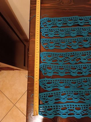 Merletti lavorati all' uncinetto