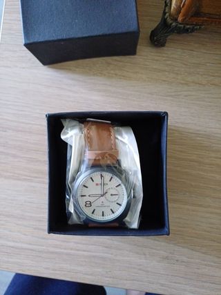 Reloj de la marca Curren
