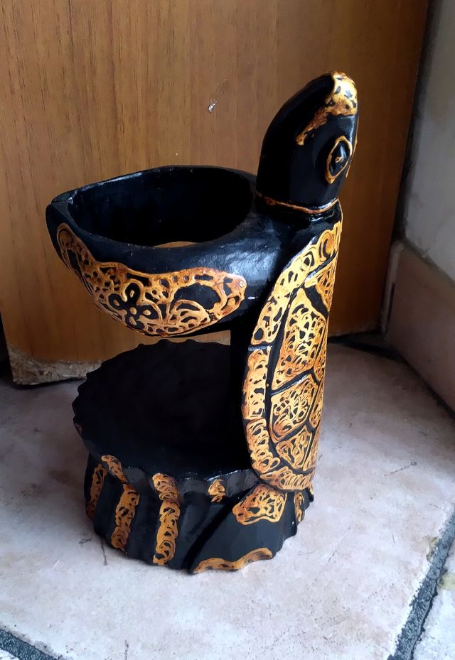 Tartaruga porta bottiglie in legno 