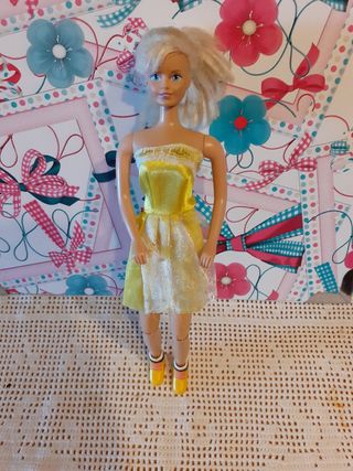 MUÑECA BARBIE 