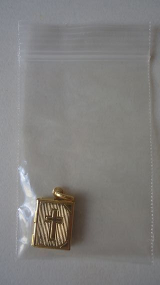 Colgante libro