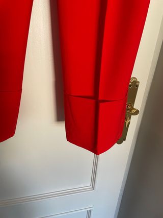 Pantalón rojo, Zara