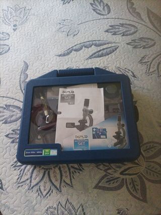 Microscopio sin estrenar