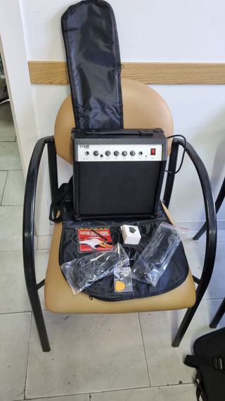 Guitarra réplica stratocaster