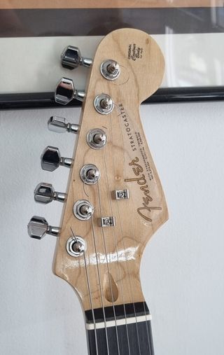 Guitarra réplica stratocaster