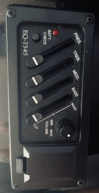 Guitarra electro-acústica negra