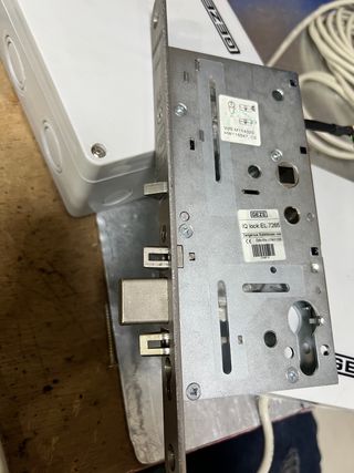 Cerradura de seguridad electronica Geze 103643