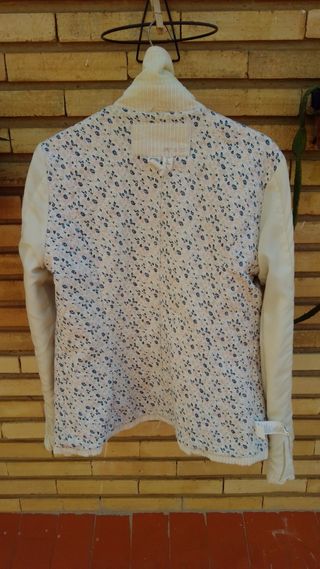 chaqueta americana de pana para mujer. marca Zara 