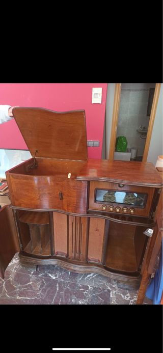 Mueble radio/tocadiscos OFERTA
