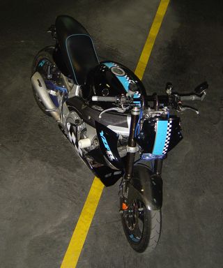 Yamaha YZF750R StreetFigther