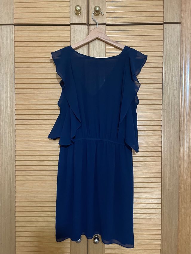 Vestido corto azul, de Zara