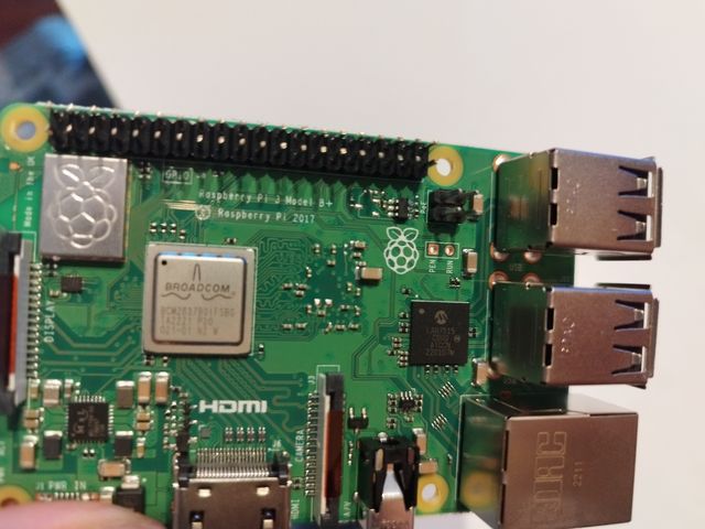 Raspberry Pi 3 Model B + Nueva