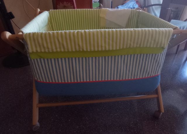Mini cuna con ruedas