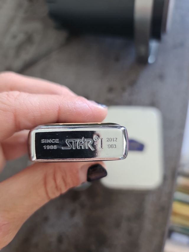 Nuovo accendino tipo Zippo