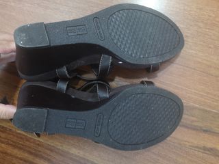 varias sandalias muy cómodas algunas de fiesta T39