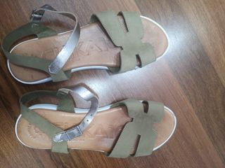 varias sandalias muy cómodas algunas de fiesta T39
