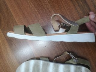 varias sandalias muy cómodas algunas de fiesta T39