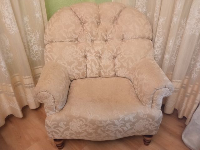 tresillo butaca clásica capitoné