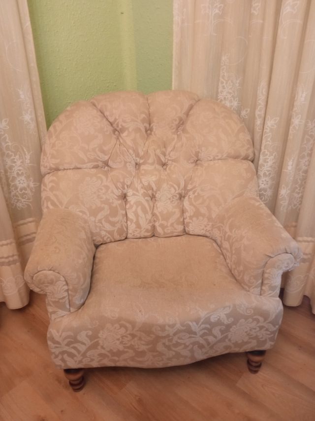 tresillo butaca clásica capitoné