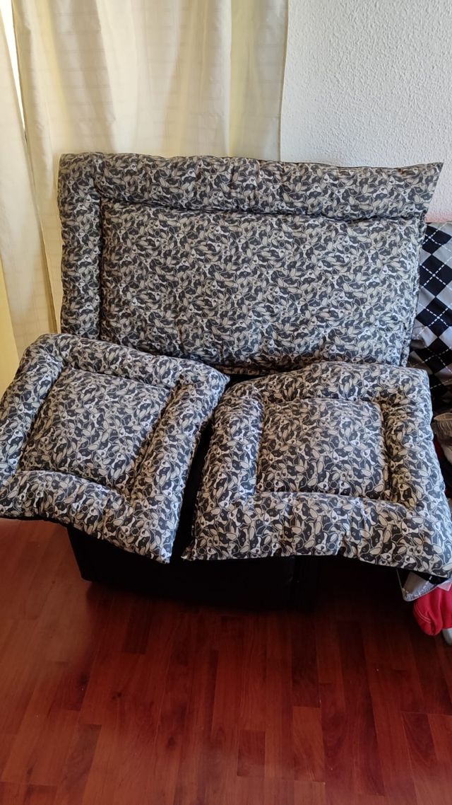 conjunto de 3 cojines para animales. 