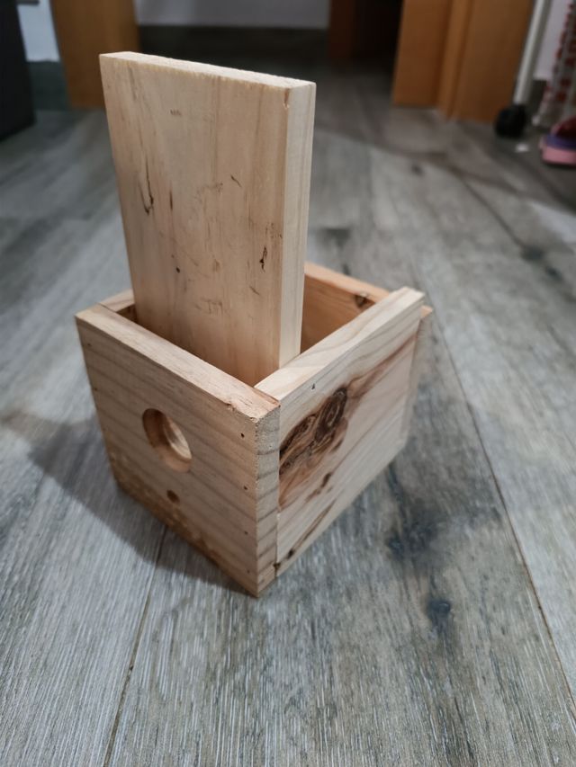 Nido madera para pá jaro Diamante