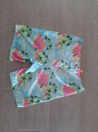 Bañador flores hollister talla m.