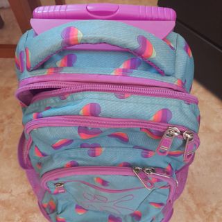 Mochila con ruedas marca Totto