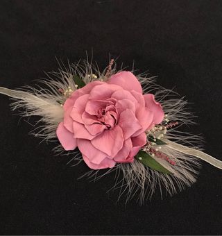 Pulsera de gardenia preservada.