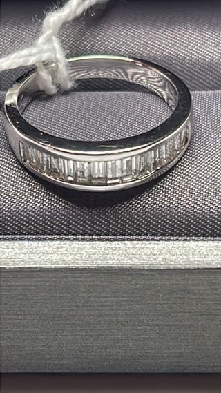 Anillo brillantes baguettes 084 ct H/vs1
