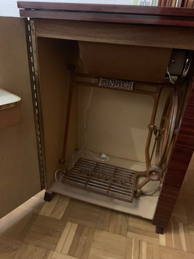 Singer modelo victoria