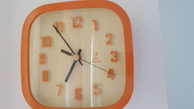 Reloj pared Jaz electronic Año 1970 naranja