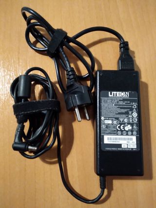 Fuente alimentacion portatil Asus