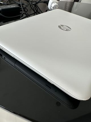 Portátil HP Pavilion Notebook en blanco