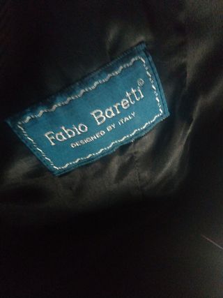 chaquet negro. 