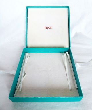 tous = caja grande verde años 2000