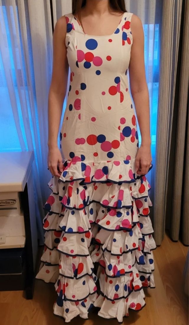 6 TRAJES DE FLAMENCA