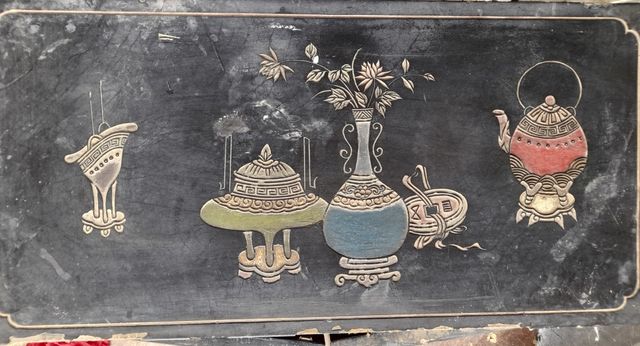 Antiguo mueble japonés y cuadro