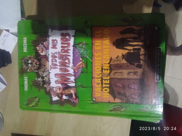 Colección de libros , todos mis monstruos