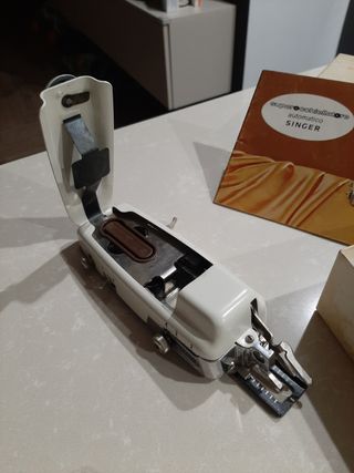 Automatic Buttonholer by SINGER vintage