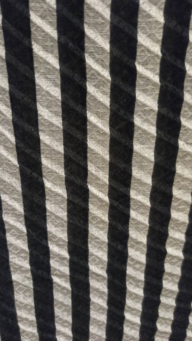 pañuelo rayas blancas y negras