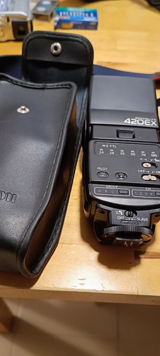 Canon EOS 500 y foco flash