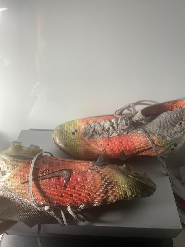 botas de futbol mercurial