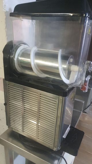 OFERTA SOLO HOY SE VENDE URGENTE MOSTRADOR CONGEL