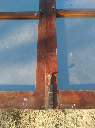 Ventana dos hojas antigua madera.