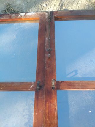 Ventana dos hojas antigua madera.