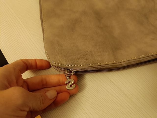 bolso desigual. Sin usar