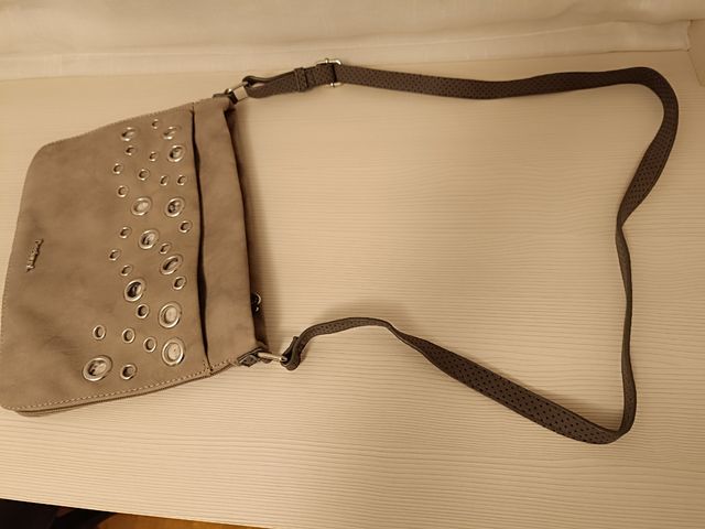 bolso desigual. Sin usar