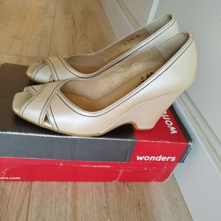 Zapatos Wonders, talla 38