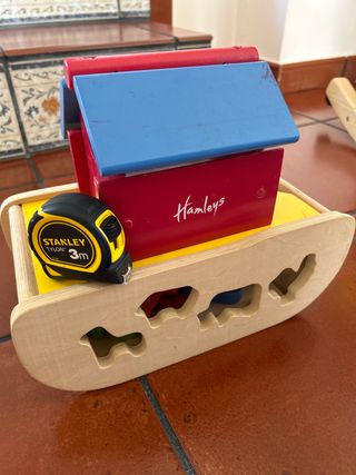 juguete madera Hamleys