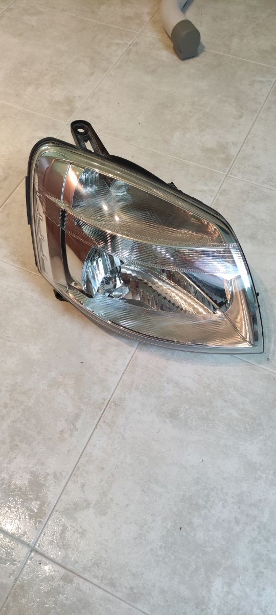 Faros Peugeot partner